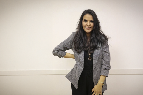 Ellen Christina lança “Alfa e Ômega”, single que reafirma a soberania e a majestade de Deus