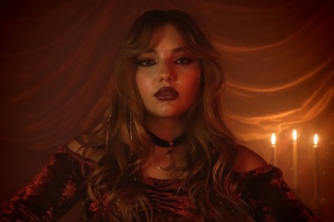 Amanda Birchal surge como nova aposta do pop e pop rock brasileiro